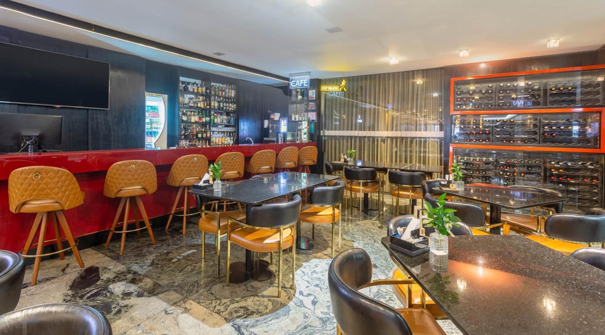 オウロ ミナス パレス ホテル ベロ・オリゾンテ エクステリア 写真 The interior of the bar