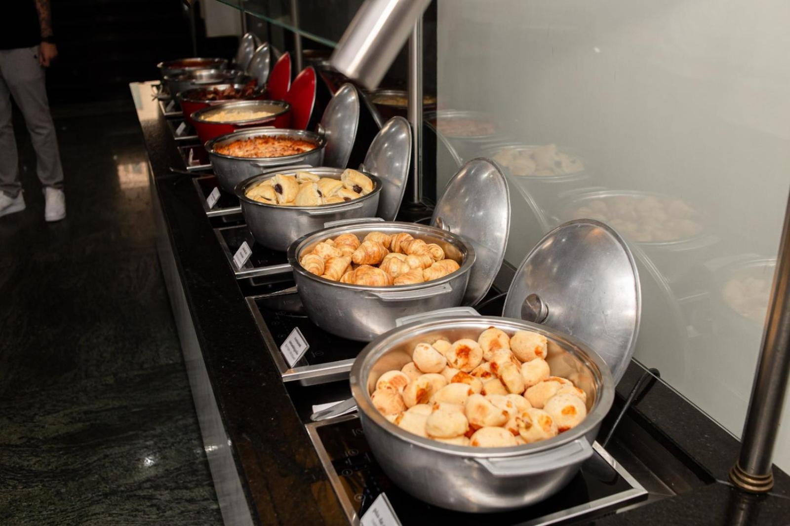 オウロ ミナス パレス ホテル ベロ・オリゾンテ エクステリア 写真 A chafing dish